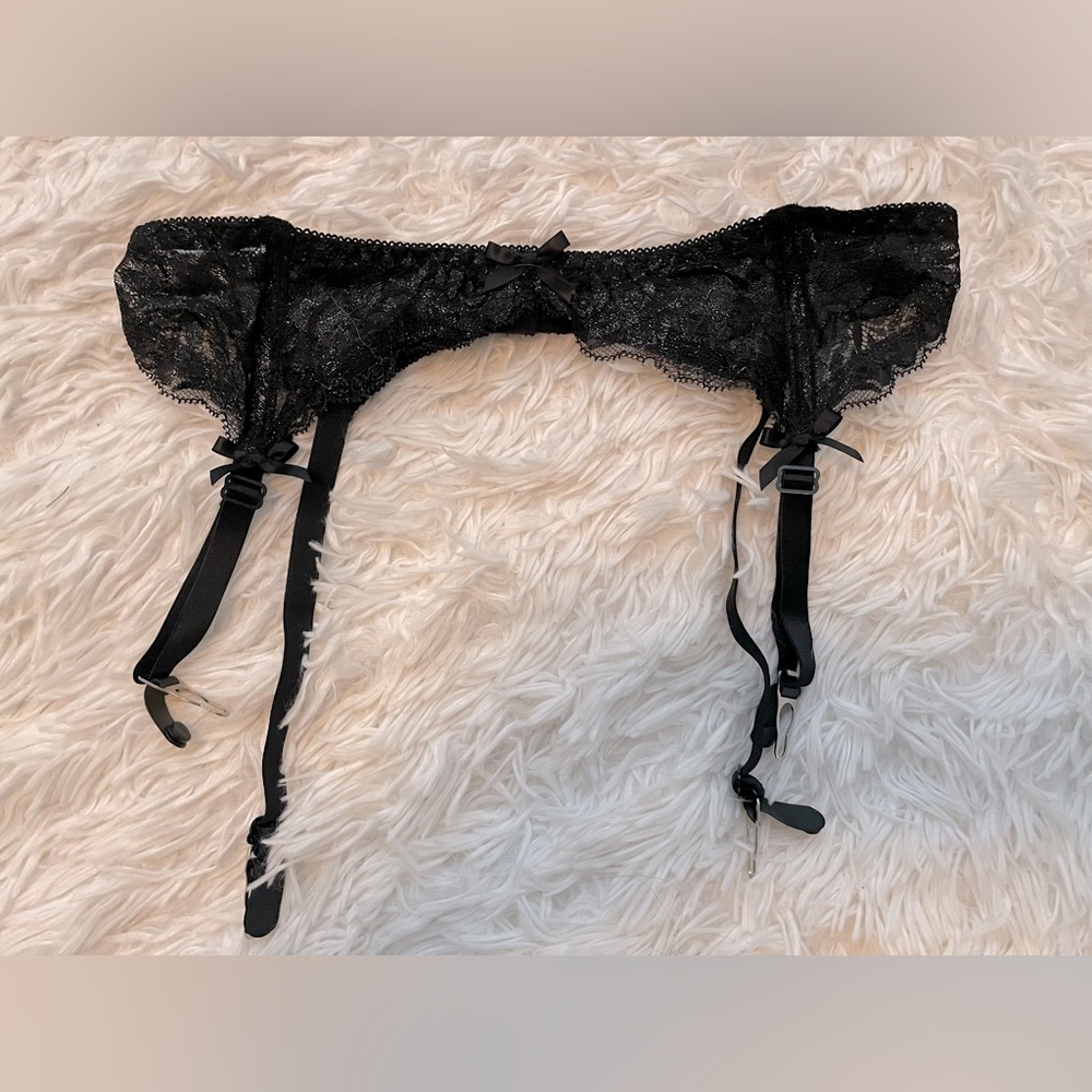 NWOT Black with Silver Shimmer Adjustable Garter Belt. Size S